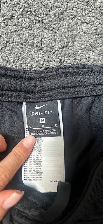 Pantaloni: Sporthose Nike – Usato da Bubikon venduto da bue_t8nz 1