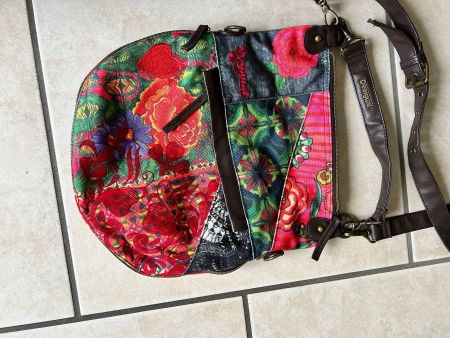 DESIGUAL - kleine Tasche, mehrfahrbig mit Überschlag