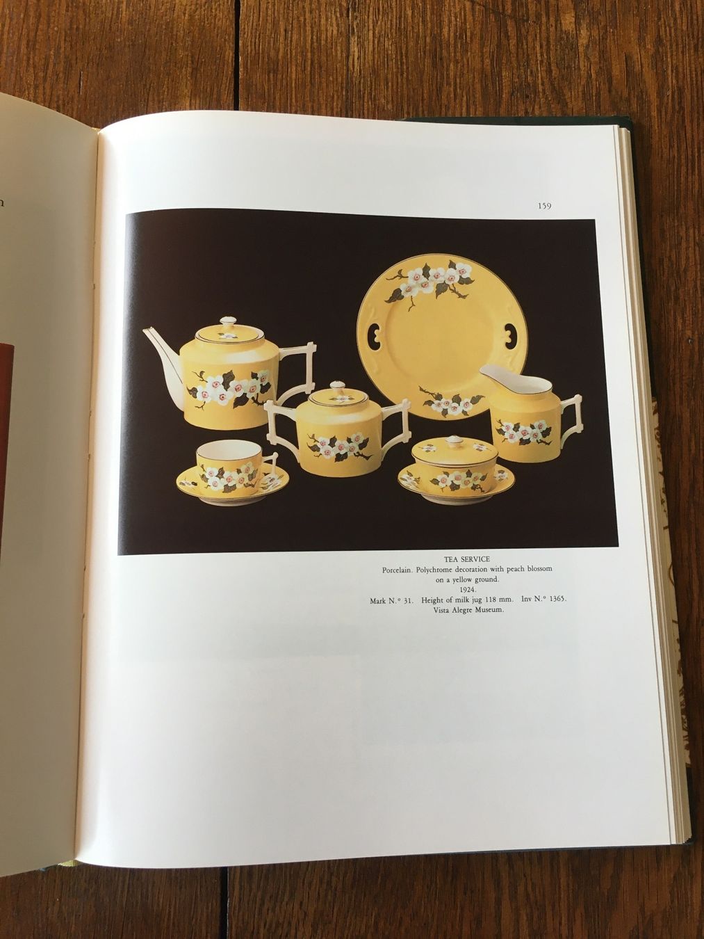 Libri: Buch: Vista Alegre Porcelains – Usato da Basel venduto da Peter_schlemihl 2