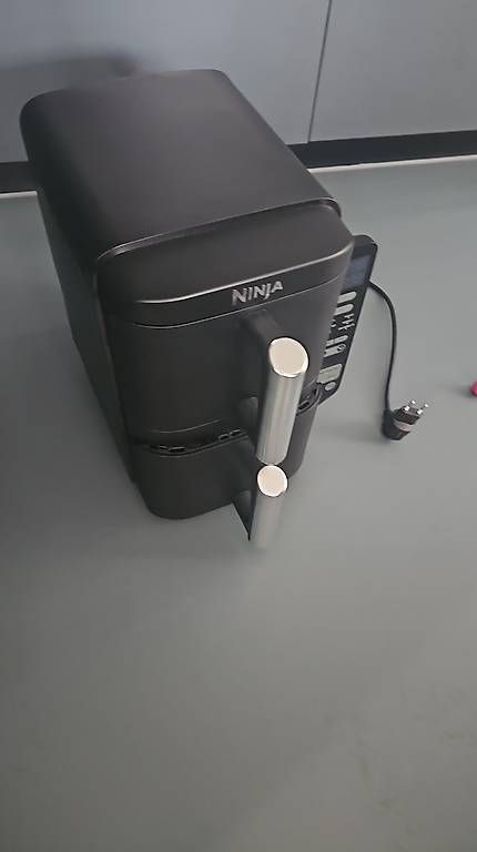Küchengeräte: Ninja Double Stack 2-Ebenen Heißluftfritteuse SL300EU – Gebraucht aus Wallisellen von Mmarko0