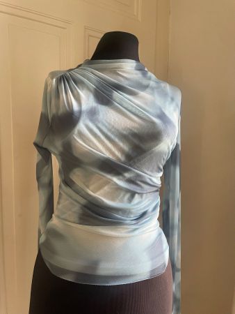 Top transparent bodycon avec imprimé tie-dye ZARA