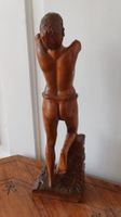 Schöne Holzfigur geschnitzt