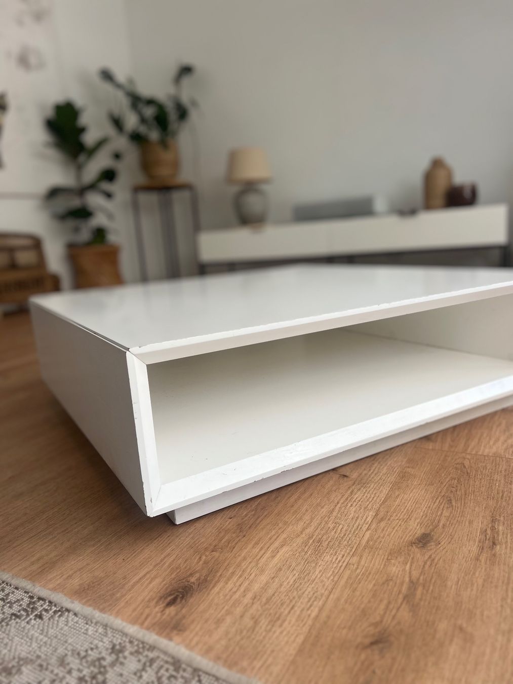 Livique Tische: Couchtisch weiss modern – Gebraucht aus Lufingen von bombolulu