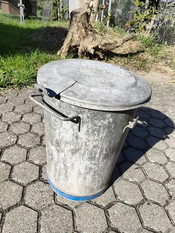 Cestini per rifiuti: Eimer Kübel Ochsner Patent 35l – Usato da Rorschacherberg venduto da Rogra1 2