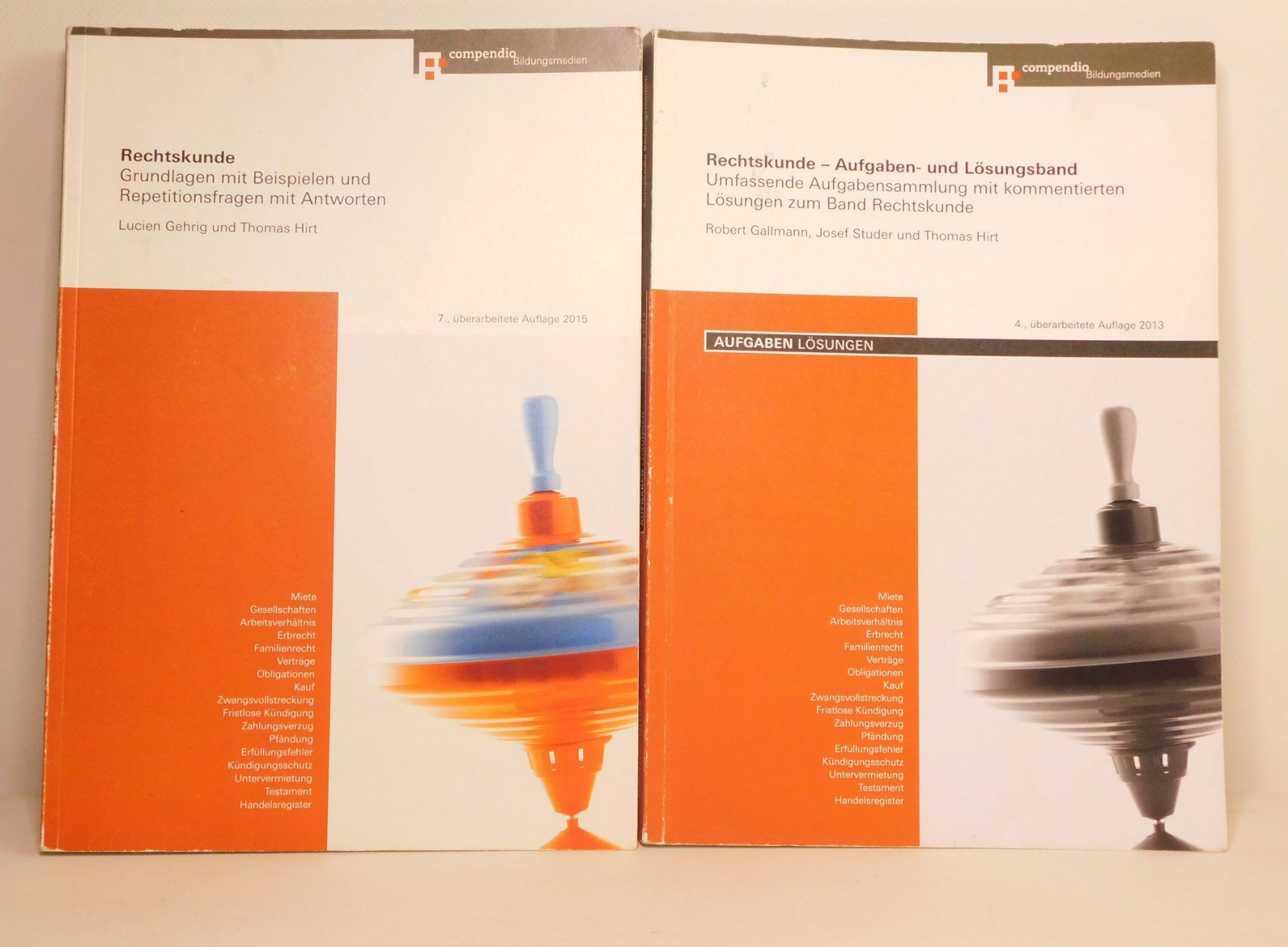 Livres: Buch Rechtskunde 2013 und 2015er – D'occasion à Emmenbrücke par Neverlaand-22