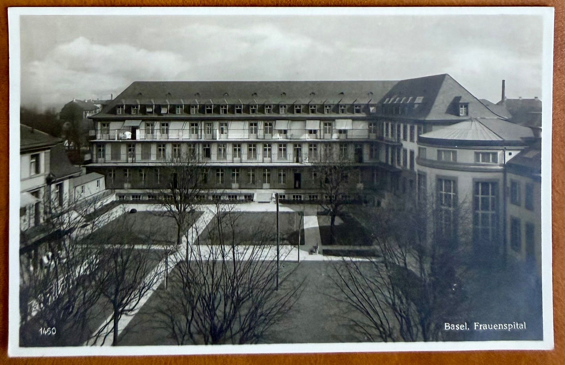 Cartoline postali: Basel - Frauenspital - 1932 – Usato da Lutry venduto da Ediego