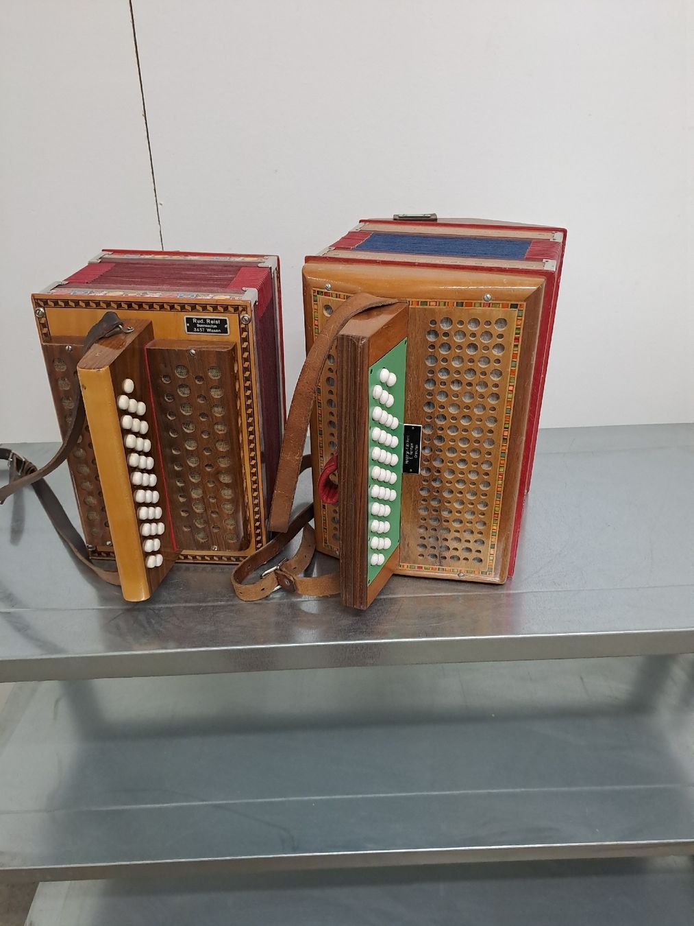 Musikinstrumente: 2 schwyzerorgeli zum verkaufen  – Gebraucht aus Villeneuve von BibiVintage 1