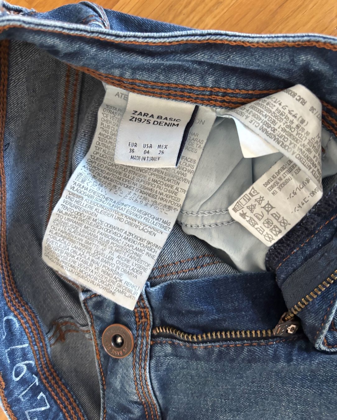 Zara Jeans: Jean Zara Z1975 Basic Denim, taille 36 – Usato da Perly venduto da Flemprod01 2