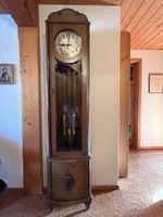Antike Standuhr, Nussbaumholz, voll funktionsfähig!