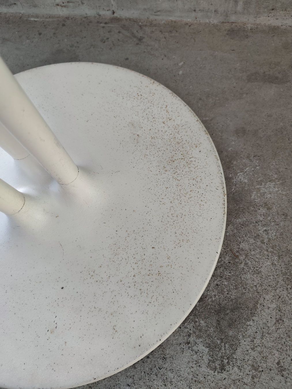 Tische: PIP-e Tisch von Driade by Philippe Starck – Gebraucht aus Bern von Buybest24 1