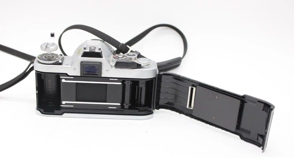 Canon Kamera: Canon AV-1 – Gebraucht aus Trimmis von tom_9b6x 2