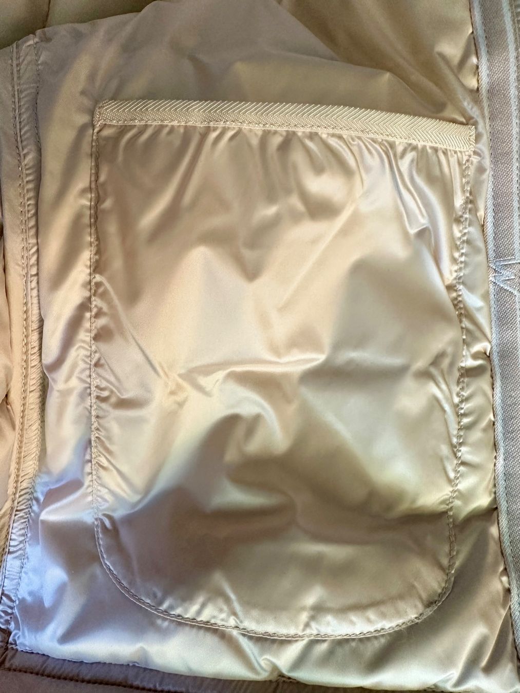 Marc Cain Gilet & Giacche senza maniche: MARC CAIN - Kapuzen-Steppweste / N2 – Nuovo e nell'imballaggio originale da Spreitenbach venduto da Jessy8 3