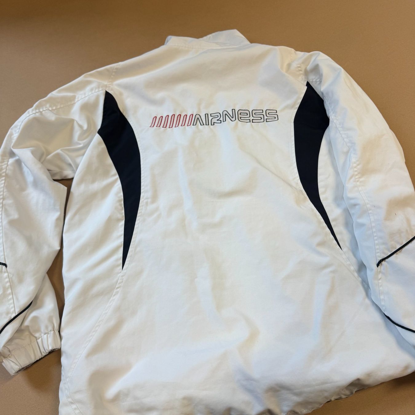 Nike Giacche: Airness Performance white oversize rain jacket (nike puma) – Usato da St. Gallen venduto da sourced_limited 4