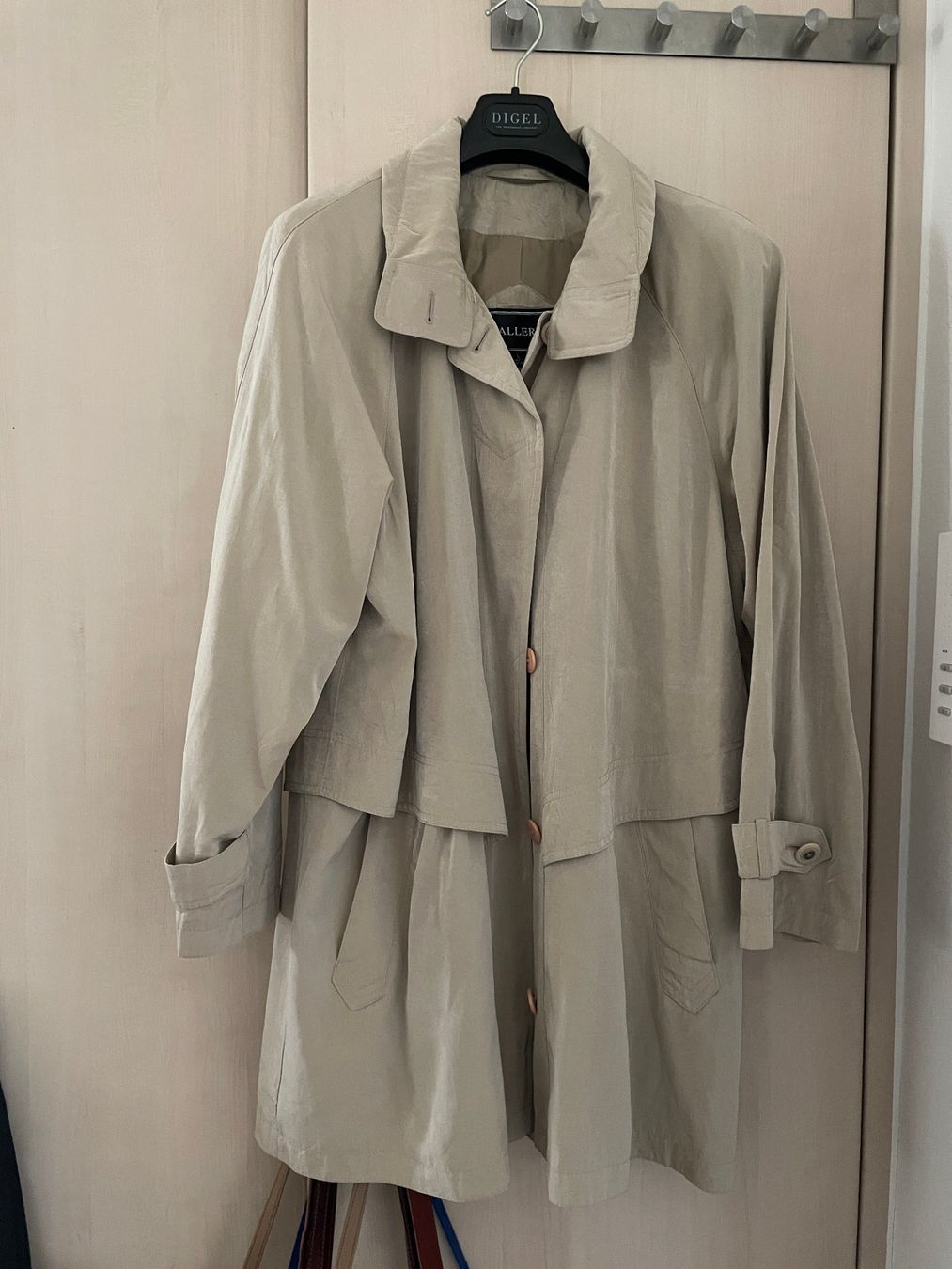 Cappotti: Trench Paris - mega schön! – Usato da Zürich venduto da jandra01