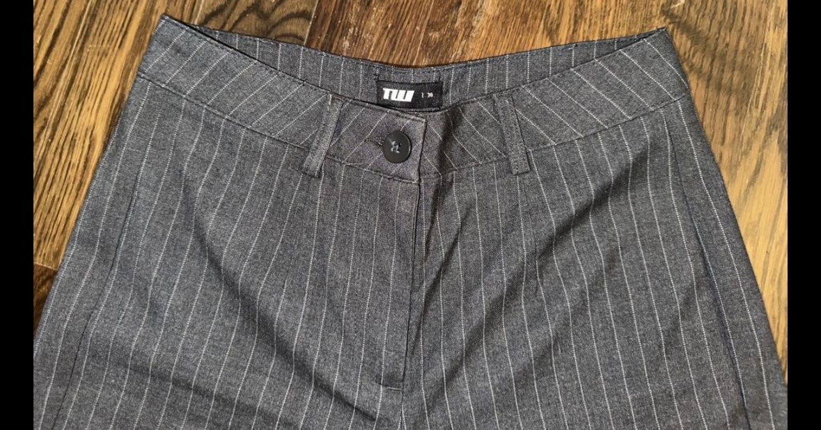 Pantalons: 2 Stoffhosen – D'occasion à Villmergen par mel_5ywd 1