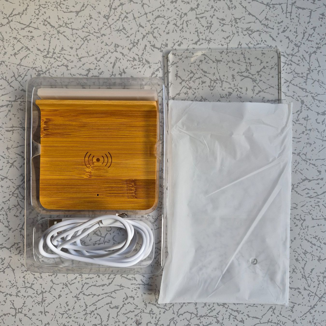 Caricabatterie: Bambus Wireless Charger mit Fotorahmen – Usato da Gunzwil venduto da Wuuschu 2