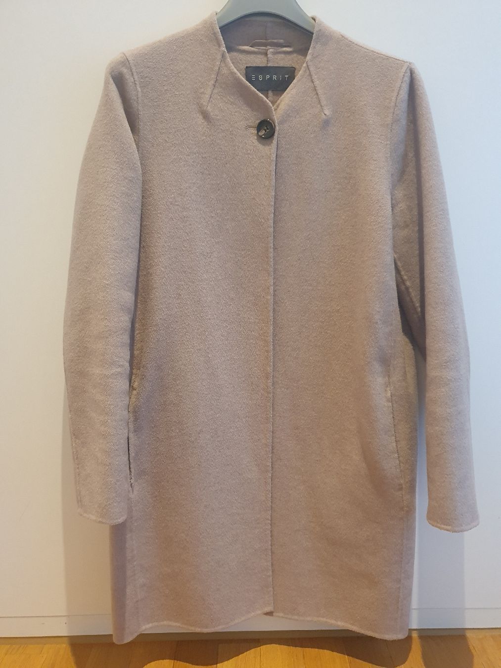 Esprit Cappotti: ESPRIT Kurzmantel beige Gr. M – Usato da Horgen venduto da webcaro411