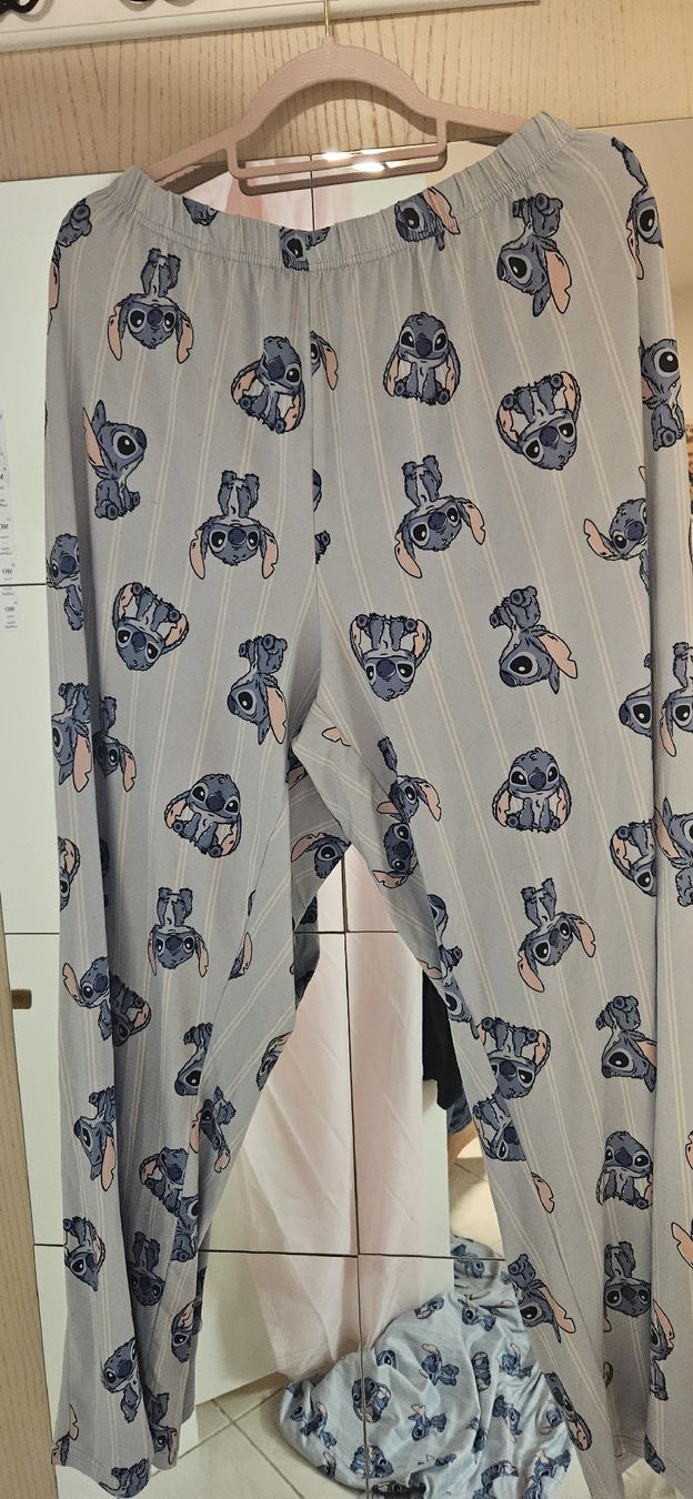 Negligees & Pigiami: Disney Stitch Pyjama, Grösse XL – Usato da Schlieren venduto da Disneylover 1