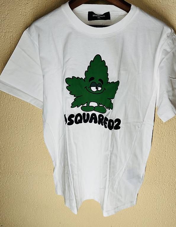 Dsquared2 T-shirt: Neues Dsquared2 T-Shirt – Usato da Niederhasli venduto da ee1308