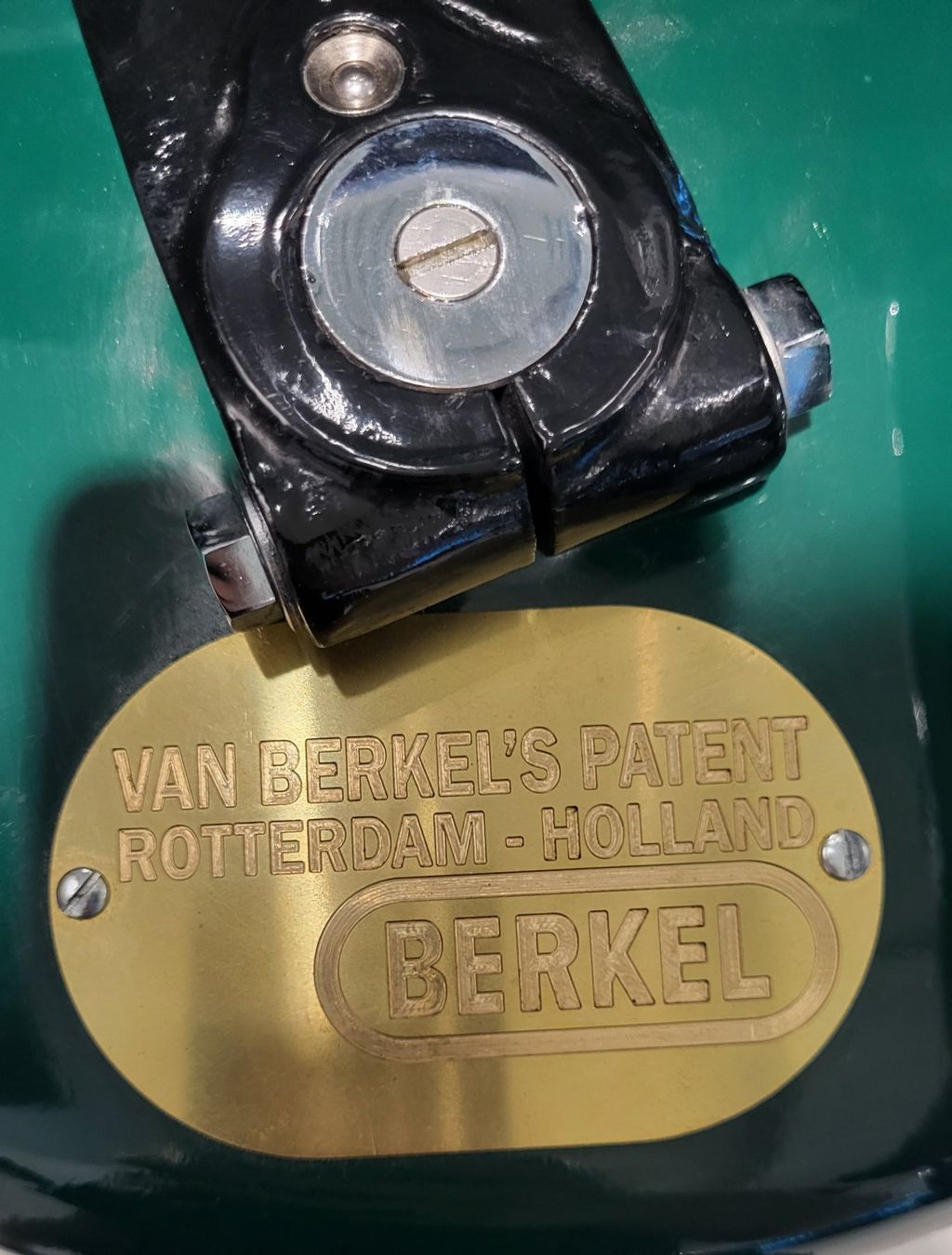 Berkel Elettrodomestici da cucina: original restaurierte Berkel Model 8 grün – Usato da Zürich venduto da Autocity 4