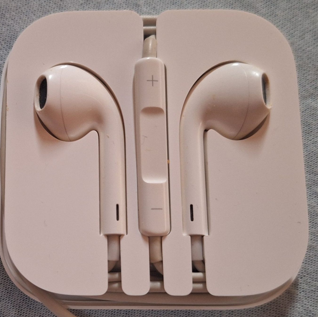Apple Cuffie: Écouteurs Apple Earpods blanc – Usato da Tannay venduto da v1n1p00h