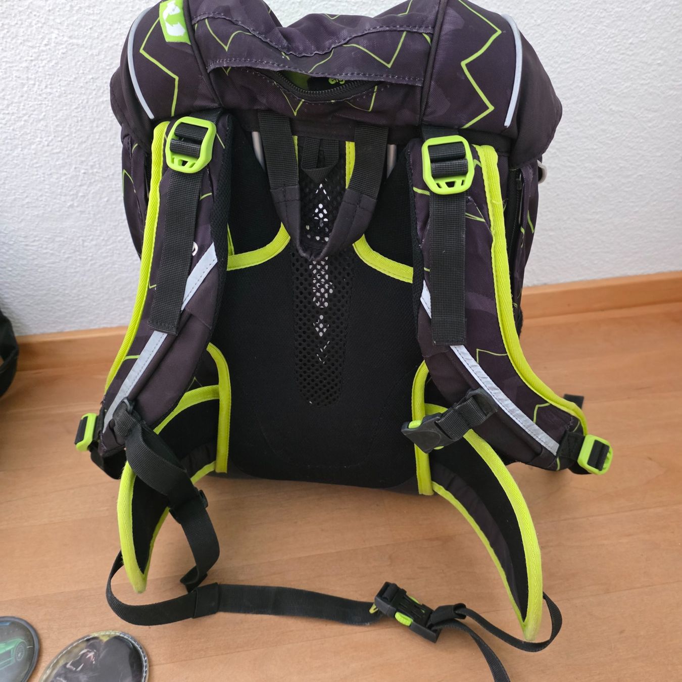 Ergobag Kindertaschen: Ergobag Rucksack mit kleine Training Rucksack und  Klettis – Gebraucht aus Luzern von Cado12 6