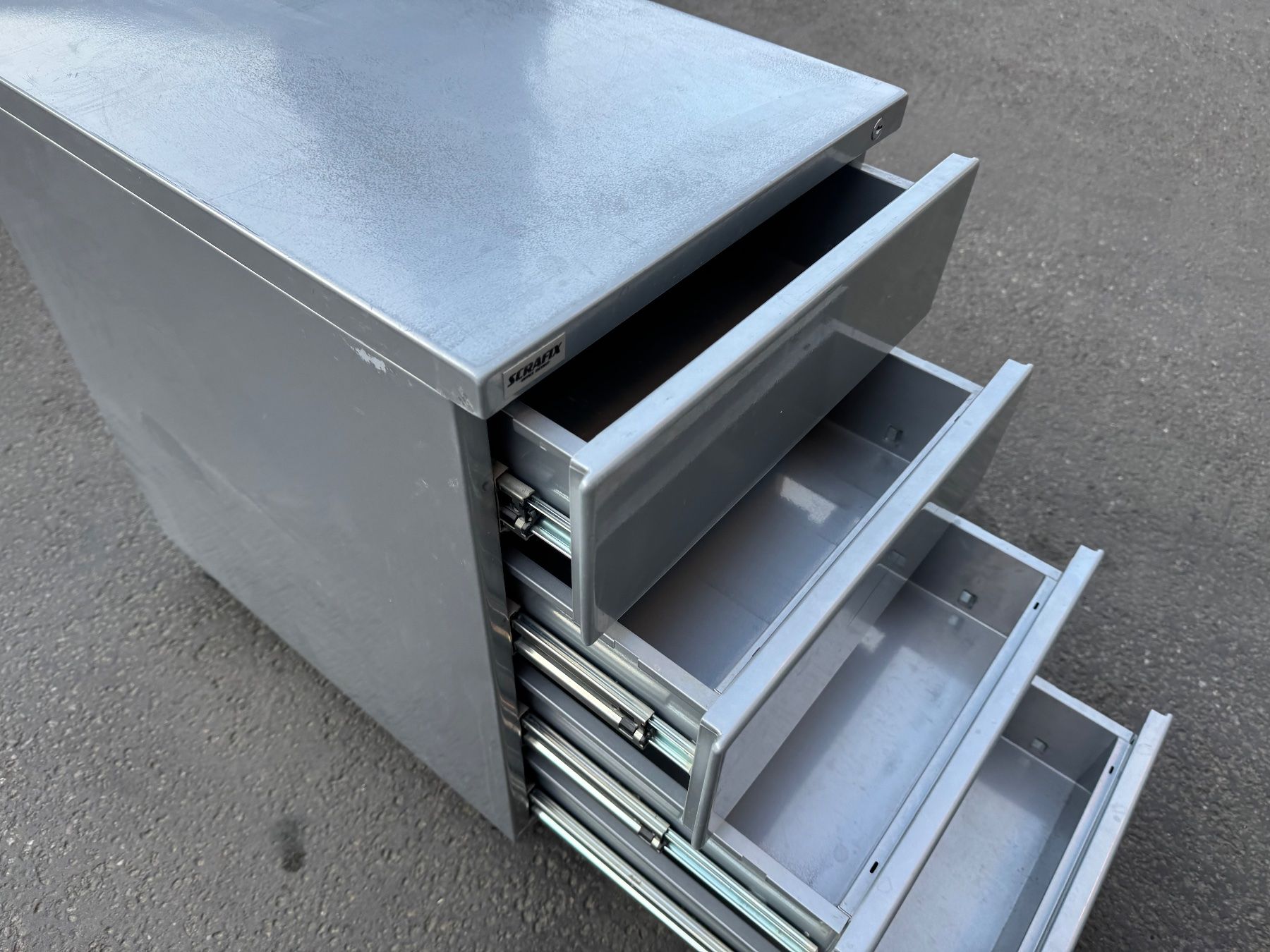 Korpus: Scrafix Büro Metsl Korpus Komode Lieferung gratis – Gebraucht aus Thun von altstadt-thun 5