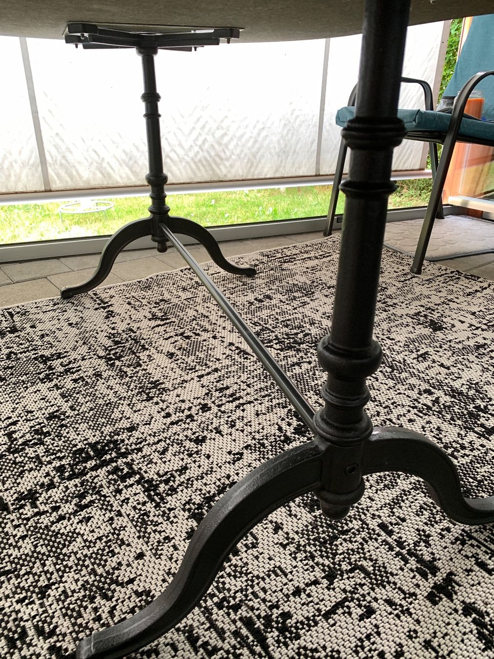 Hunn Tables: Granit Gartentisch – D'occasion à Jona par wirsindzudritt 1