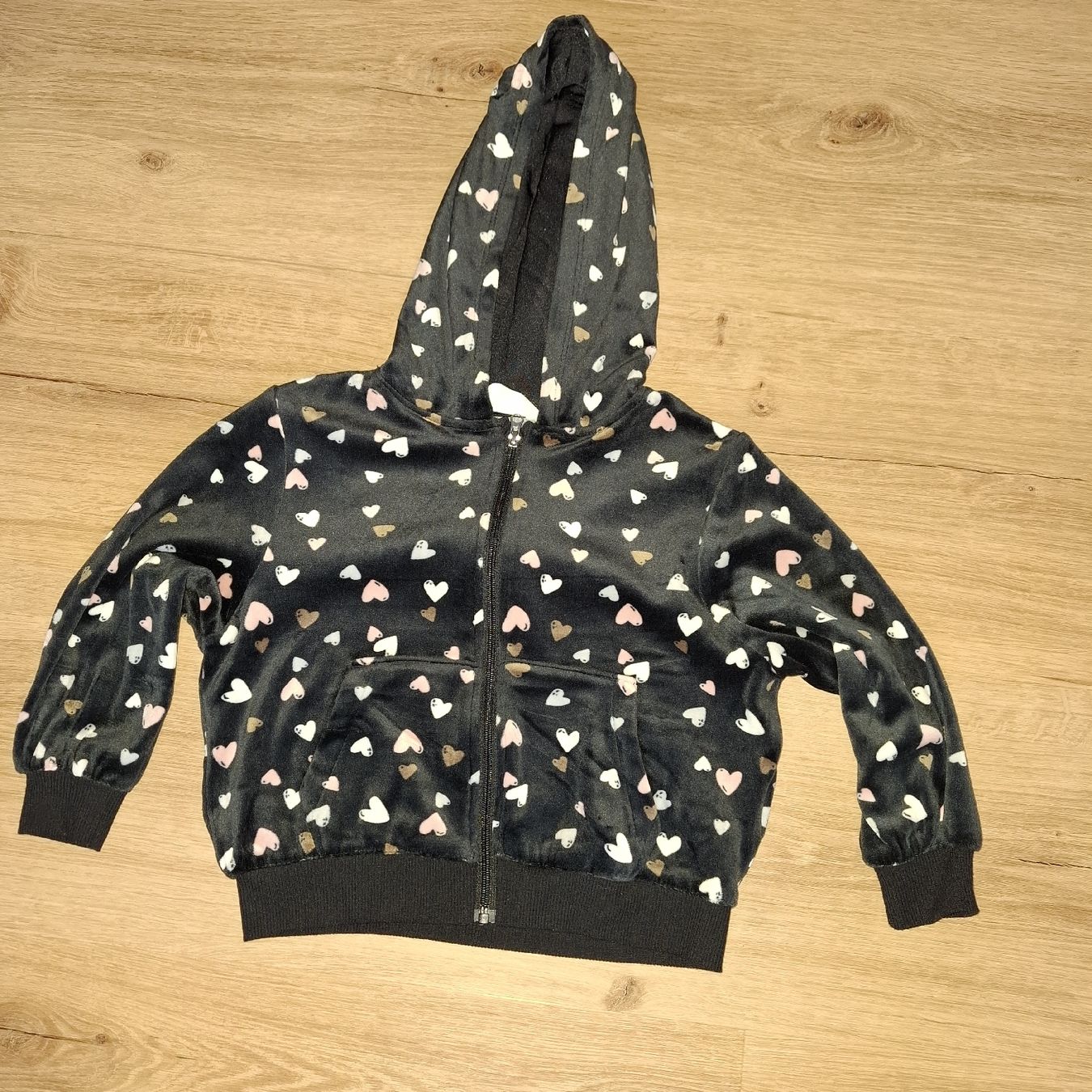 H&M Giacche & Cappotti: Kapuzenjackr Gr. 98/104 Samt mit Herzen – Nuovo (secondo la descrizione) da Bülach venduto da JAYA379