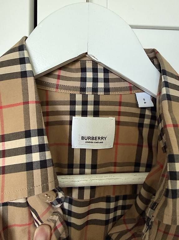 Camicette: Burberry Hemd  – Usato da Niederwangen BE venduto da taygun 1
