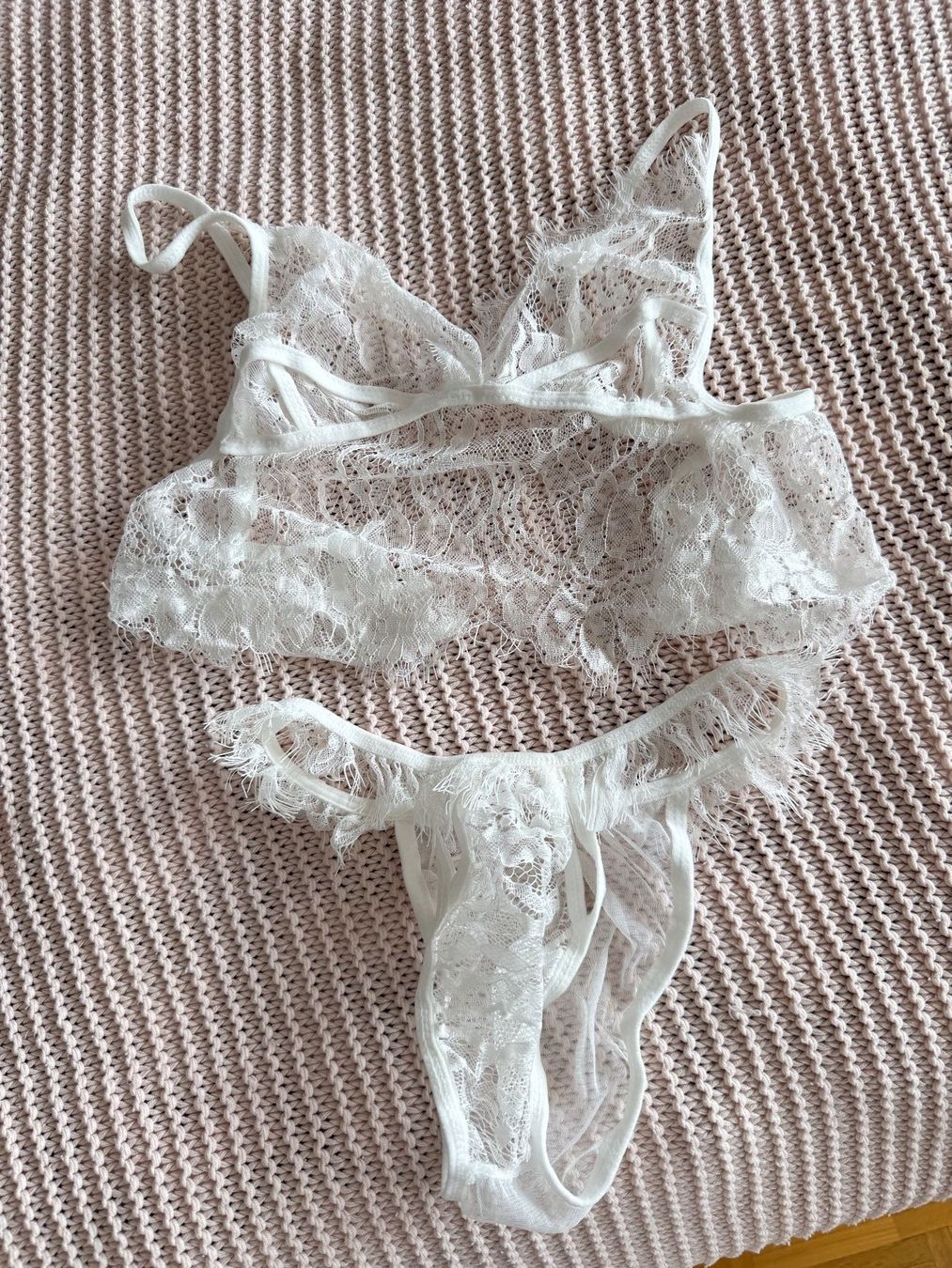 Altra biancheria intima: Ensemble lingerie blanche neuve – Nuovo e nell'imballaggio originale da Montreux venduto da Izapechee