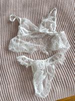 Ensemble lingerie blanche neuve