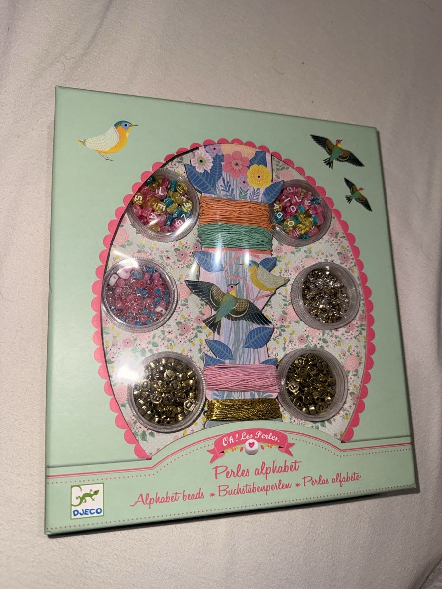 Djeco Kit bricolage: Stickerei und Perlen Alphabet Perlen – Nuovo (secondo la descrizione) da Thalwil venduto da ric_6zpr 1