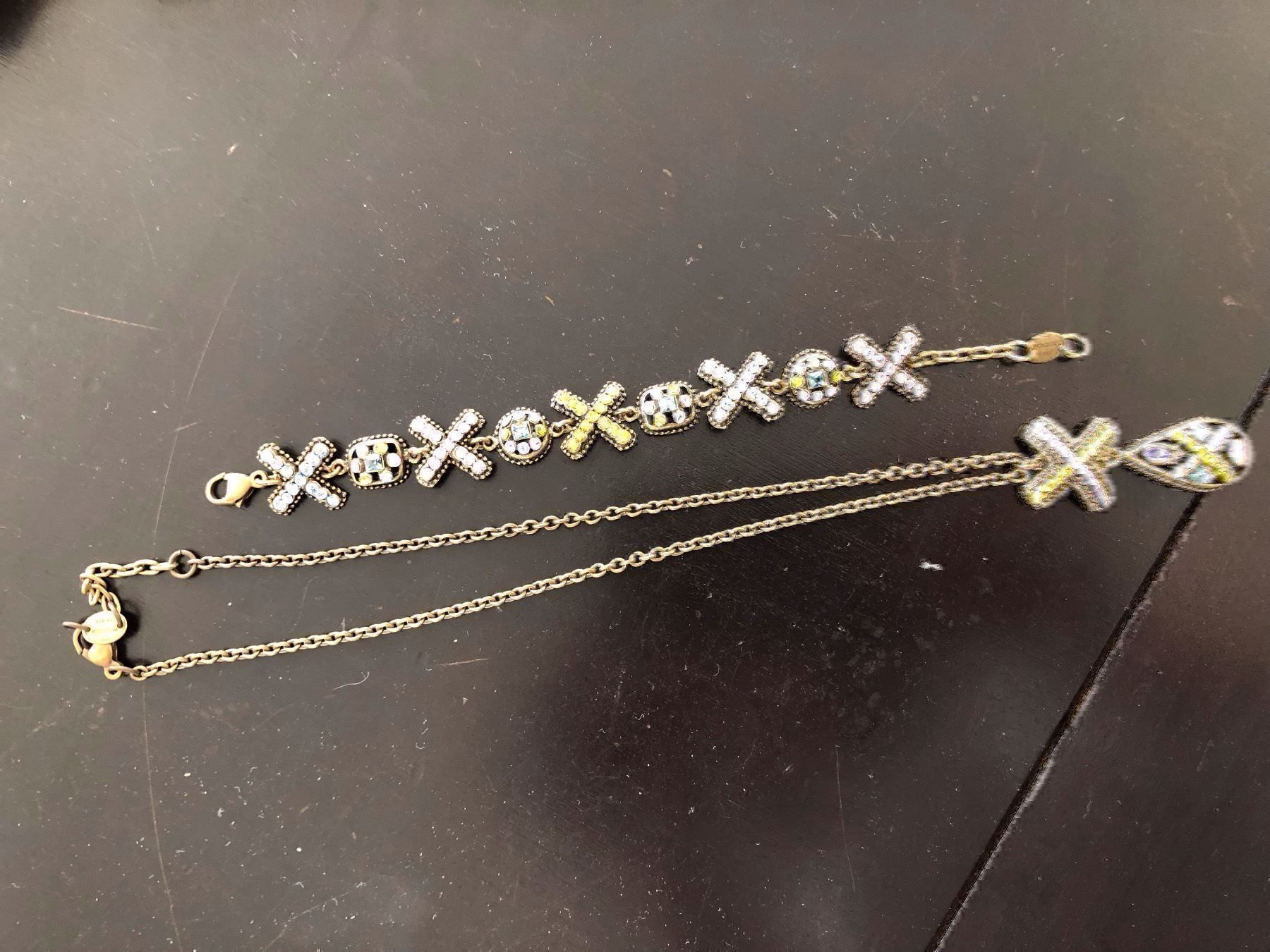 Catenine: HALSKETTE UND ARMBAND FARBIG – Usato da Meggen venduto da Meggeni