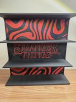 Espositore Stranger Things stampato in 3D – Nero/Rosso