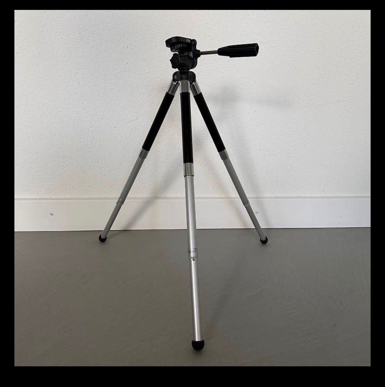 Hama Treppiedi & Teste: Hama Stativ Traveller Compact – Usato da Zürich venduto da Gemstone