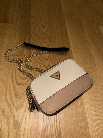 GUESS Damen Umhängetasche | Crossbody Bag | Beige Taupe Gold
