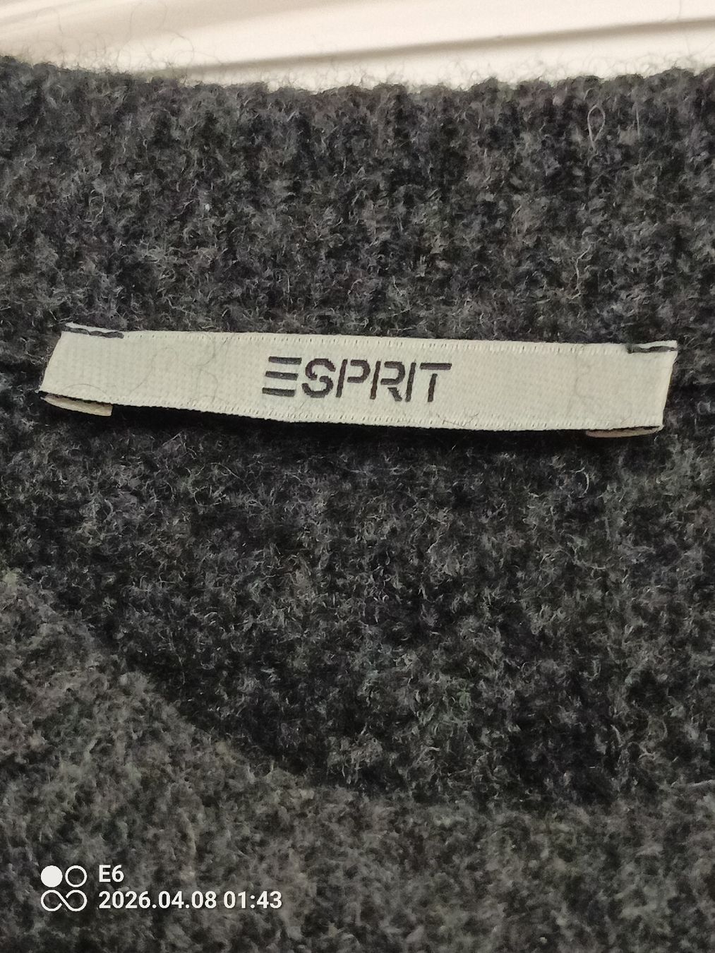 Esprit Maglioni & Felpe: Pullover mit Rundausschnitt Marke: Esprit – Usato da Zürich venduto da Mitzi6 2