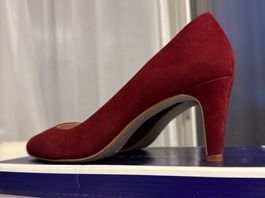 Burgundy André Heels - Elegant, stylish, size 39, suede