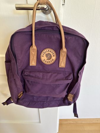 Rucksack Fjällräven Kanken lila mit Lederdetails