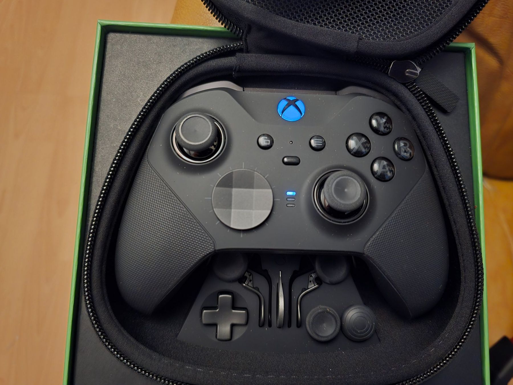 Microsoft Consoles: Xbox Series x 1TB/Garantie/2 Controller + Elite controller – Neuf (Voir description) à Wasen im Emmental par lau_ydx5 1