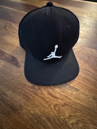 🌿Schwarze Jordan Cap Grösse verstellbar🌿