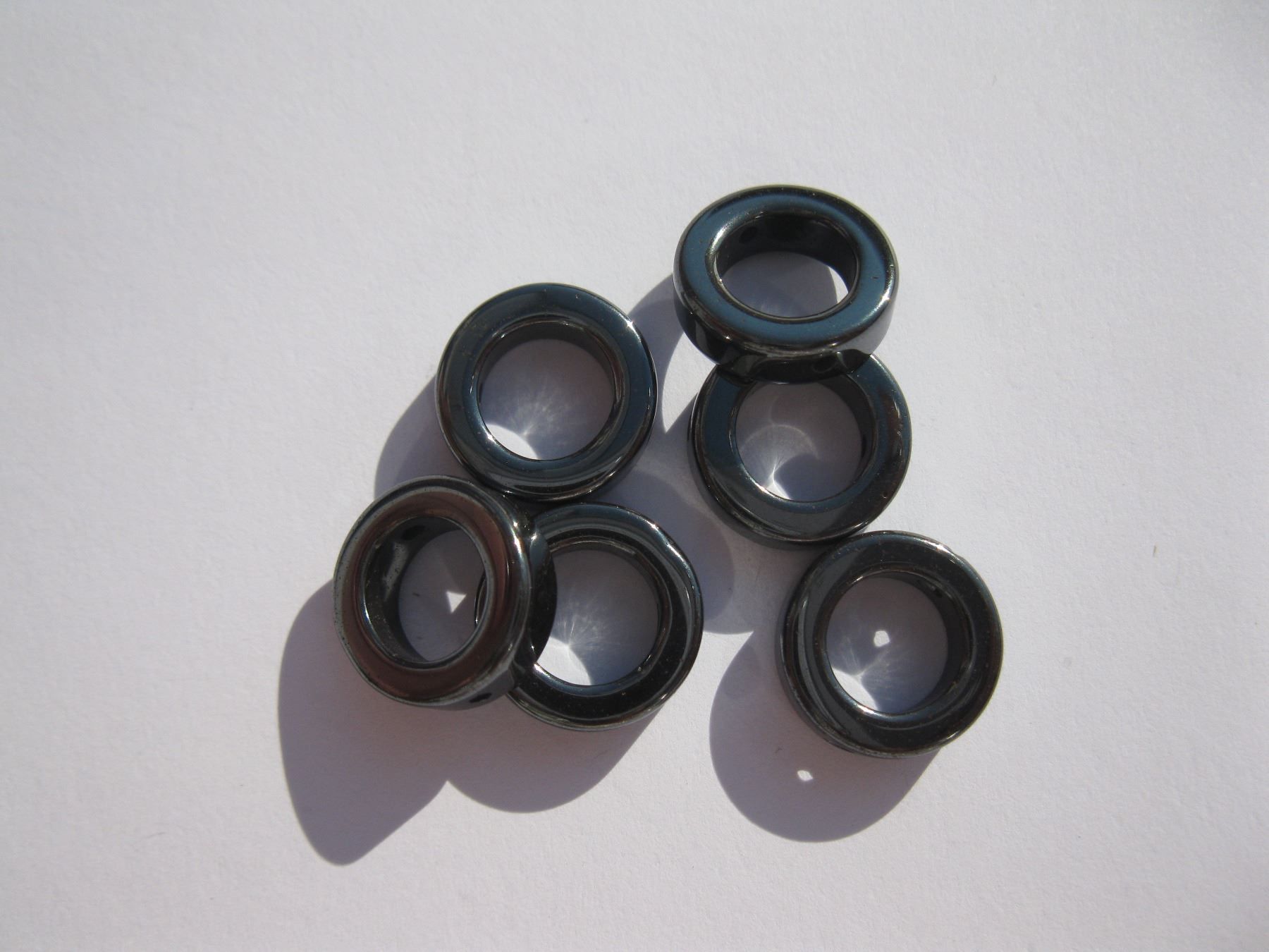 Perles (synthétiques): 5 Perlenrahmen Hämatit, Ring, 12mm – Neuf avec emballage d'origine à St. Margarethen TG par LuanaKa 1