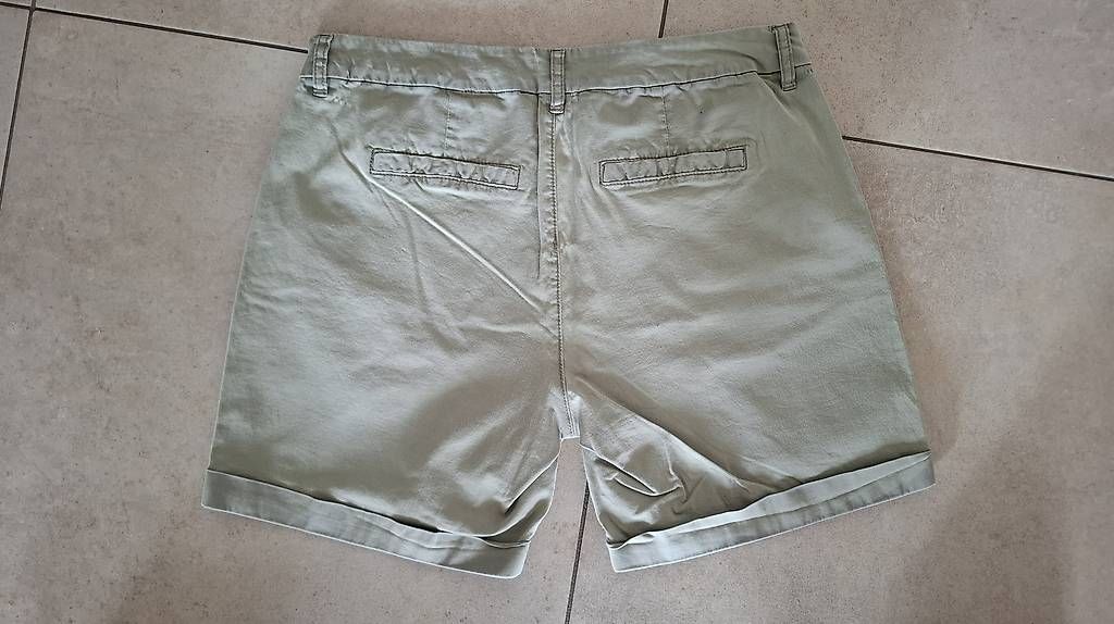 Pantaloni: Short femme Ch.Vogele taille40 – Usato da Essertes venduto da ast_mk5t