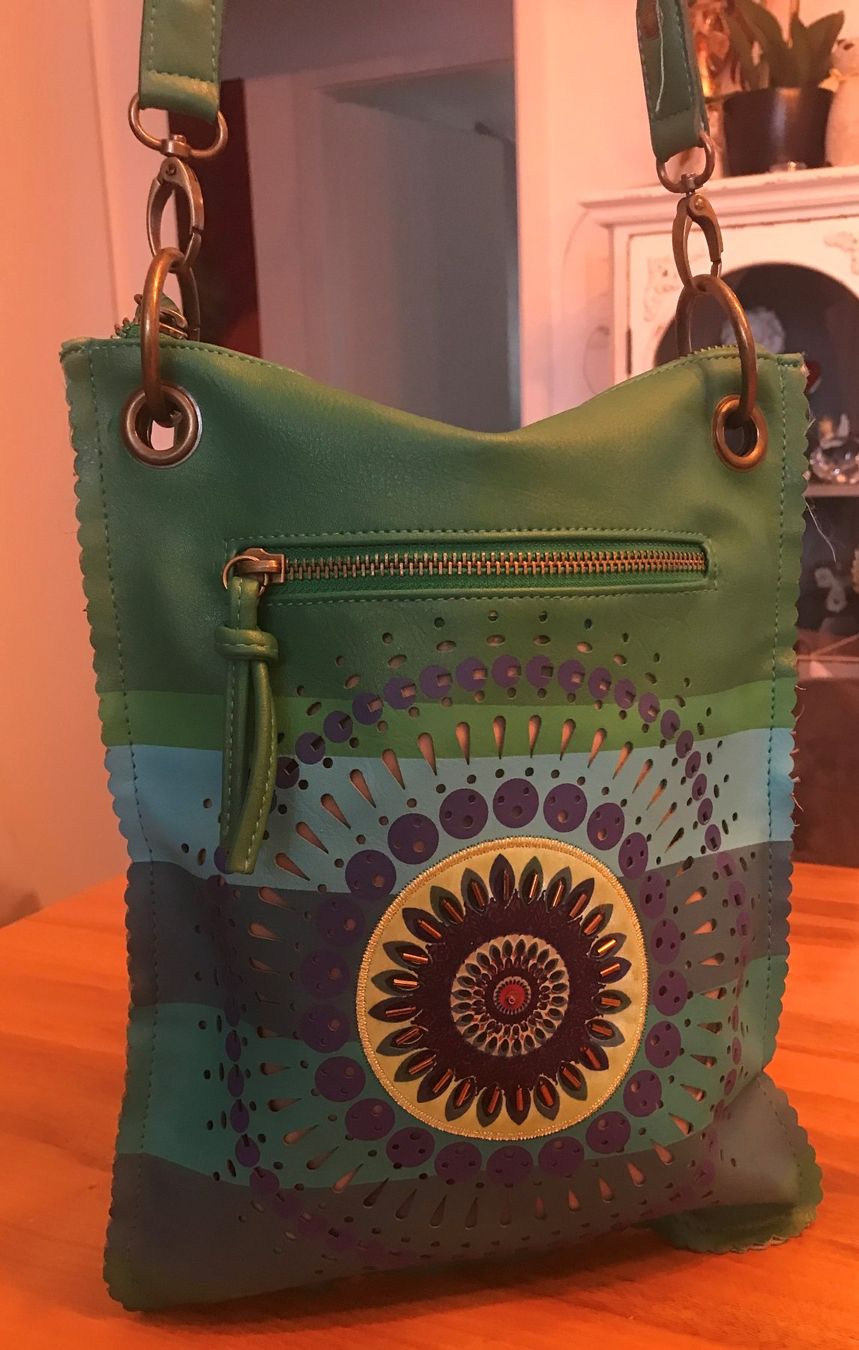 Desigual Borse da donna: Desigual  Tragtasche Dame – Usato da Altstätten SG venduto da Nik2009