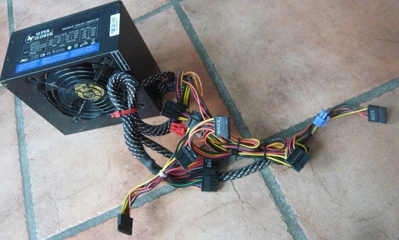 Custodie: PC Netzteil 500 Watt – Usato da Ruggell venduto da Btt