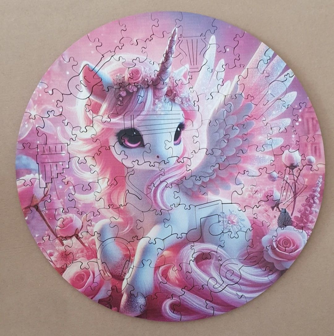 Puzzles: Kleines Holzpuzzle "Einhorn" – Neu (gemäss Beschreibung) aus Bütschwil von Taranabo