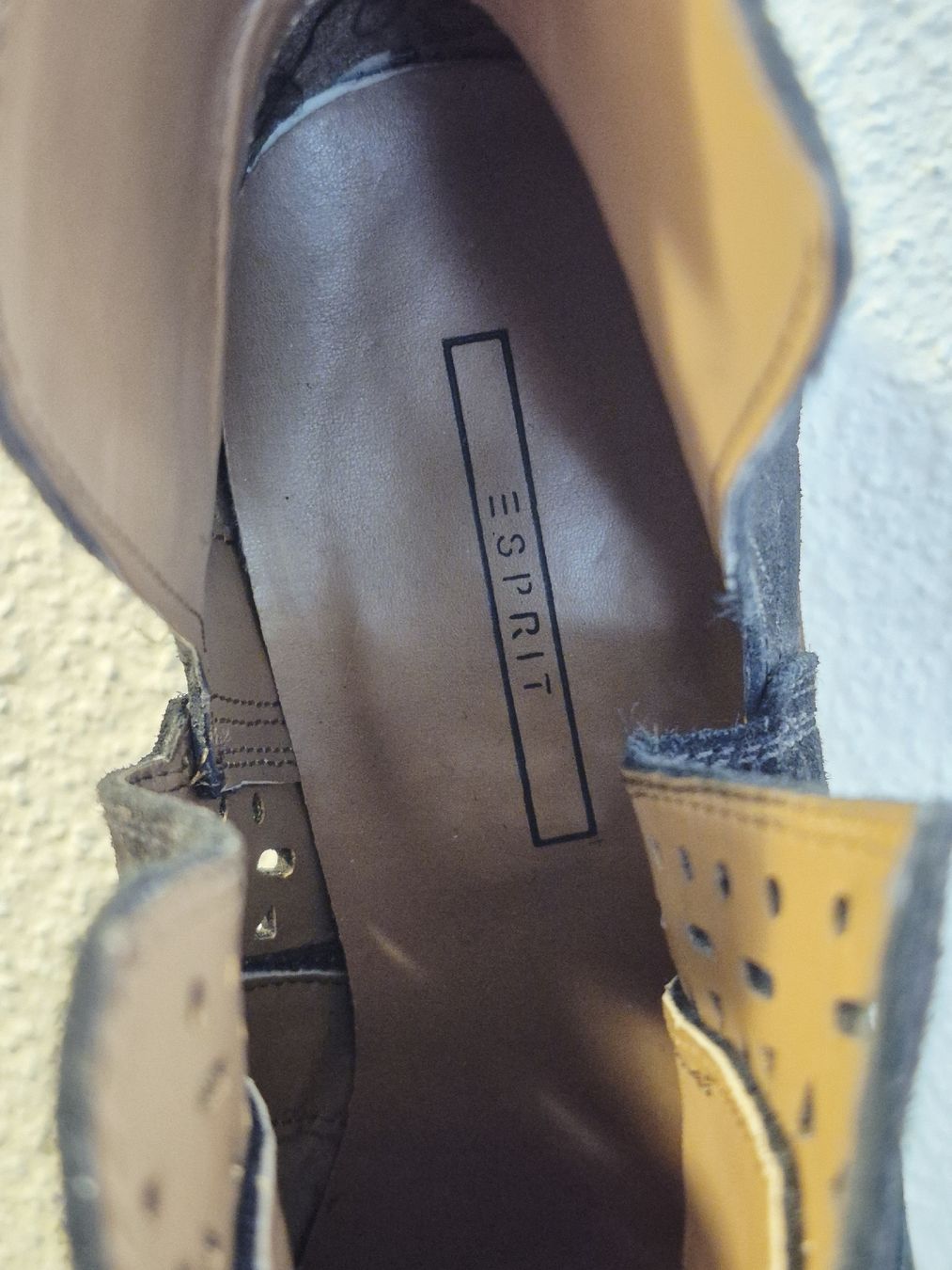 Scarpe da donna: Schwarze Wildleder Stiefeletten Gr. 38 - – Nuovo (secondo la descrizione) da Wädenswil venduto da Orso31 5