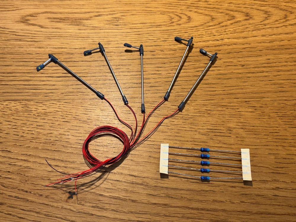 5 Stück Widerstände 22 Ohm 3W - Gewölbte Flammwiderstände +/-5% Toleranz