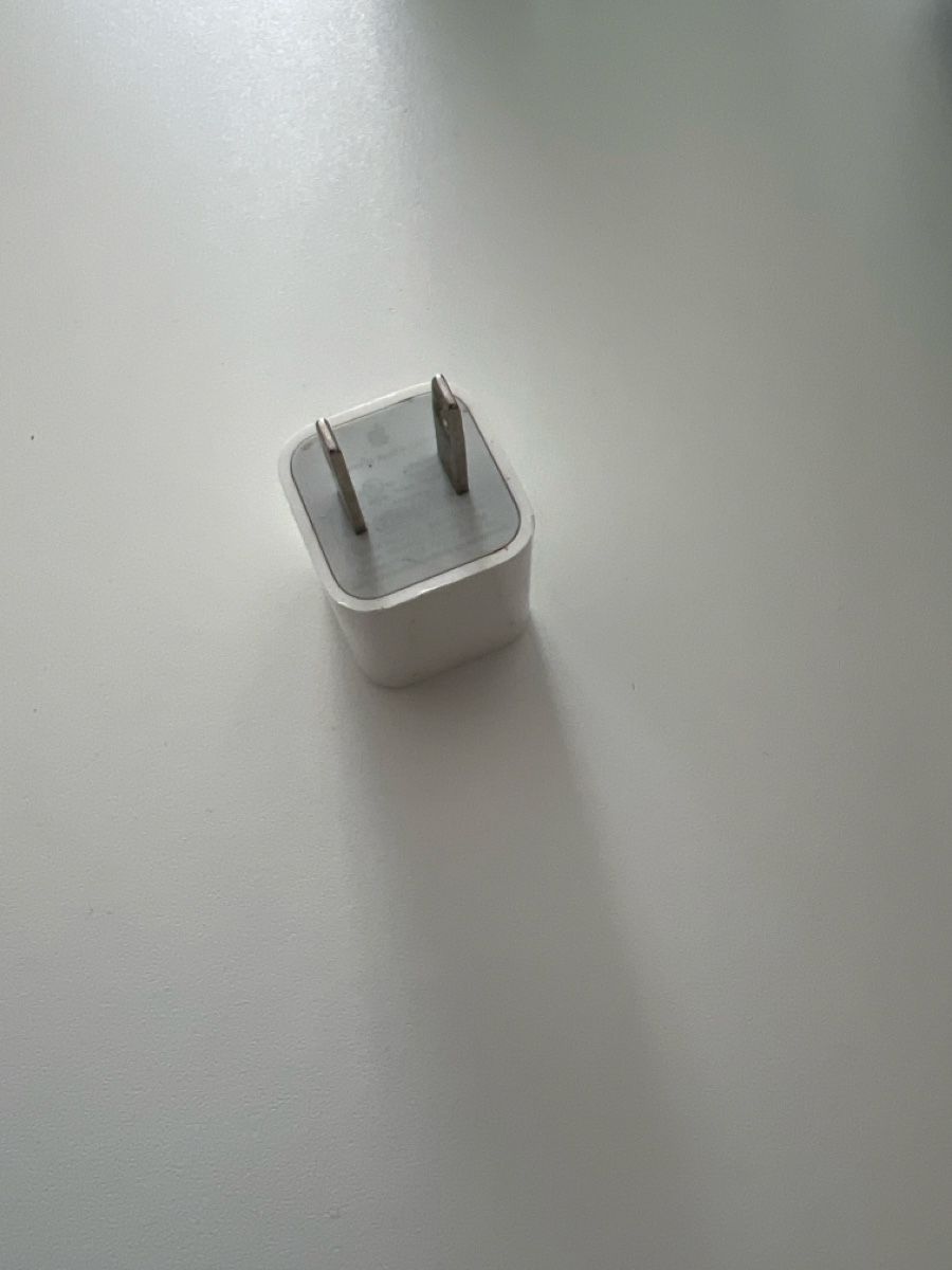 Apple Laufwerke & Adapter: Apple iPhone Charger Adapter White Used – Gebraucht aus Genève von nic_ss9x